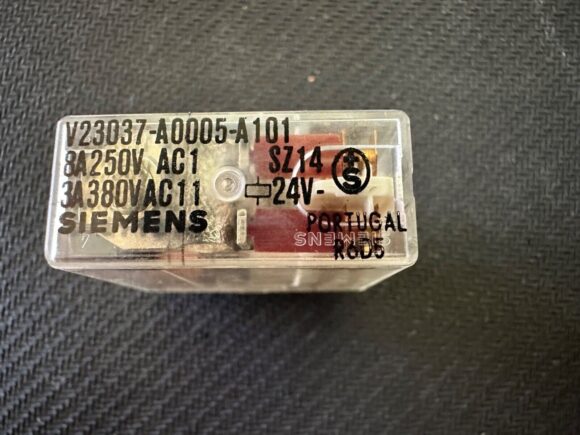 V23037-A0005-A101 24VDC Siemens 8A 250VAC NEW OPEN BOX.